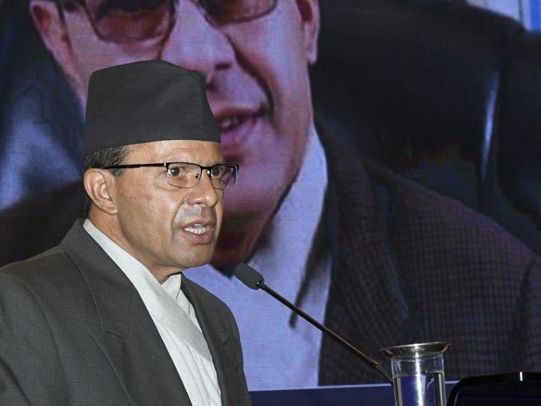 रक्षामन्त्री रिजालद्वारा सैनिक मुख्यालयको निरीक्षण 